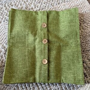 2 lime Green Linen Accent Pillow covers 16”x16” button detail hidden zipper